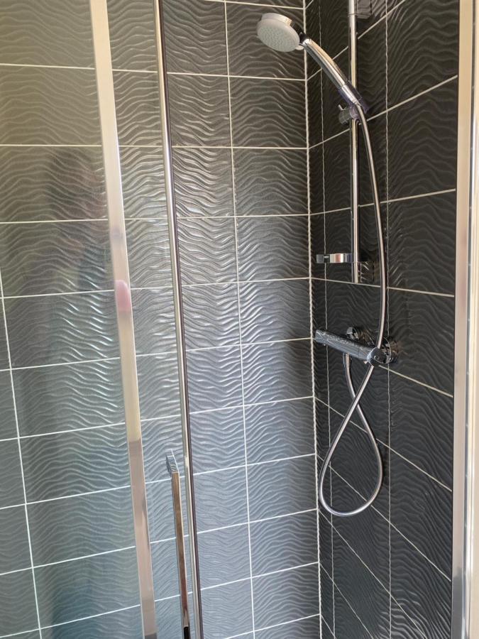 Wellington View One En Suite Shower And Super King Bed Экстерьер фото